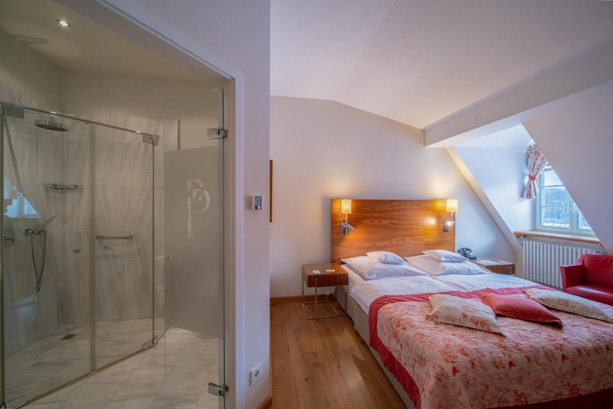 Palac Pakoszow Schlosshotel Wernersdorf Jelenia Gora Ngoại thất bức ảnh A room at the hotel