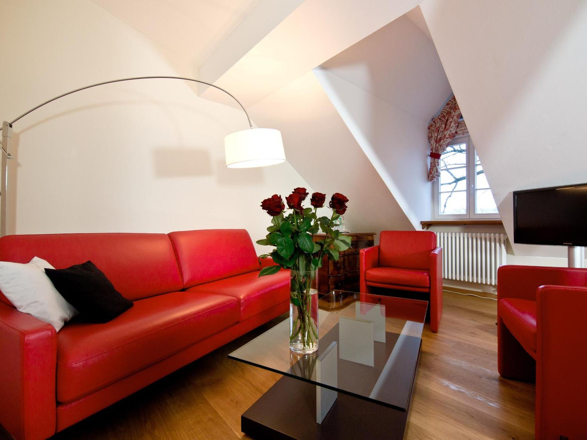 Palac Pakoszow Schlosshotel Wernersdorf Jelenia Gora Ngoại thất bức ảnh A living room in a German apartment
