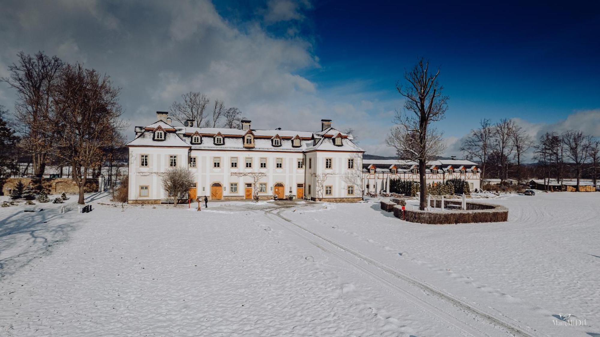 Palac Pakoszow Schlosshotel Wernersdorf Jelenia Gora Ngoại thất bức ảnh The main building of the university