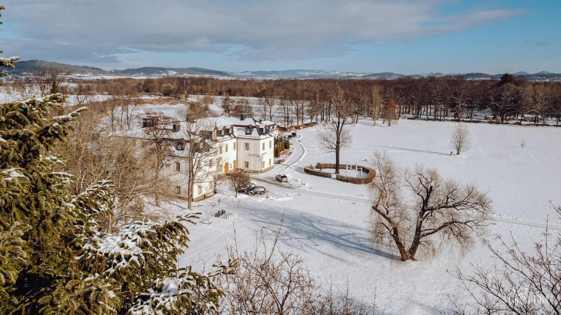 Palac Pakoszow Schlosshotel Wernersdorf Jelenia Gora Ngoại thất bức ảnh A general view of Laon