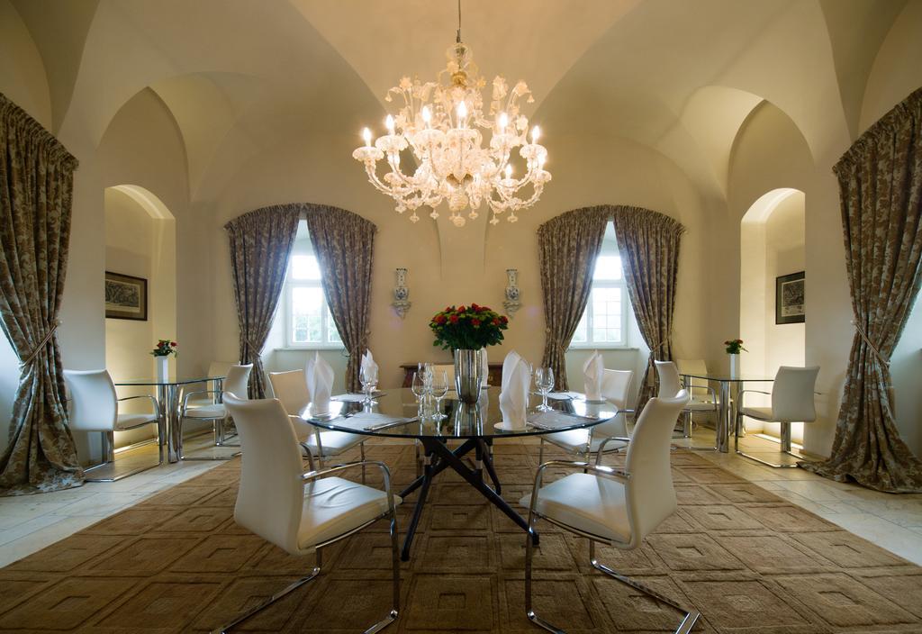 Palac Pakoszow Schlosshotel Wernersdorf Jelenia Gora Ngoại thất bức ảnh The dining room