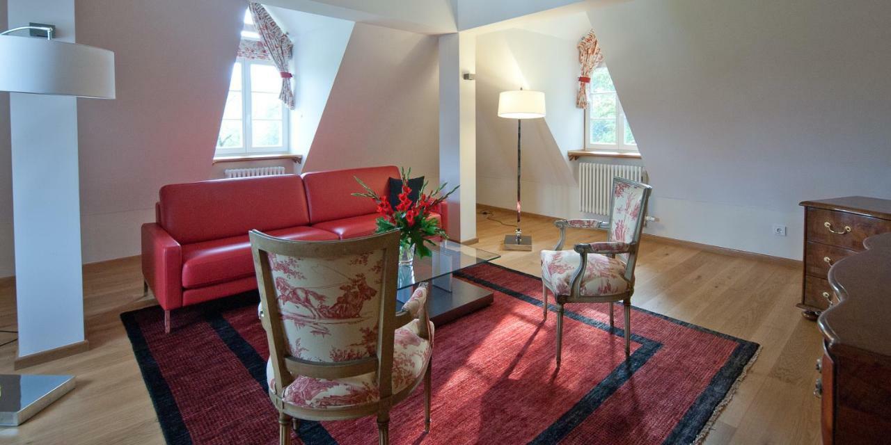 Palac Pakoszow Schlosshotel Wernersdorf Jelenia Gora Ngoại thất bức ảnh A suite at the Hotel de l'Aigle